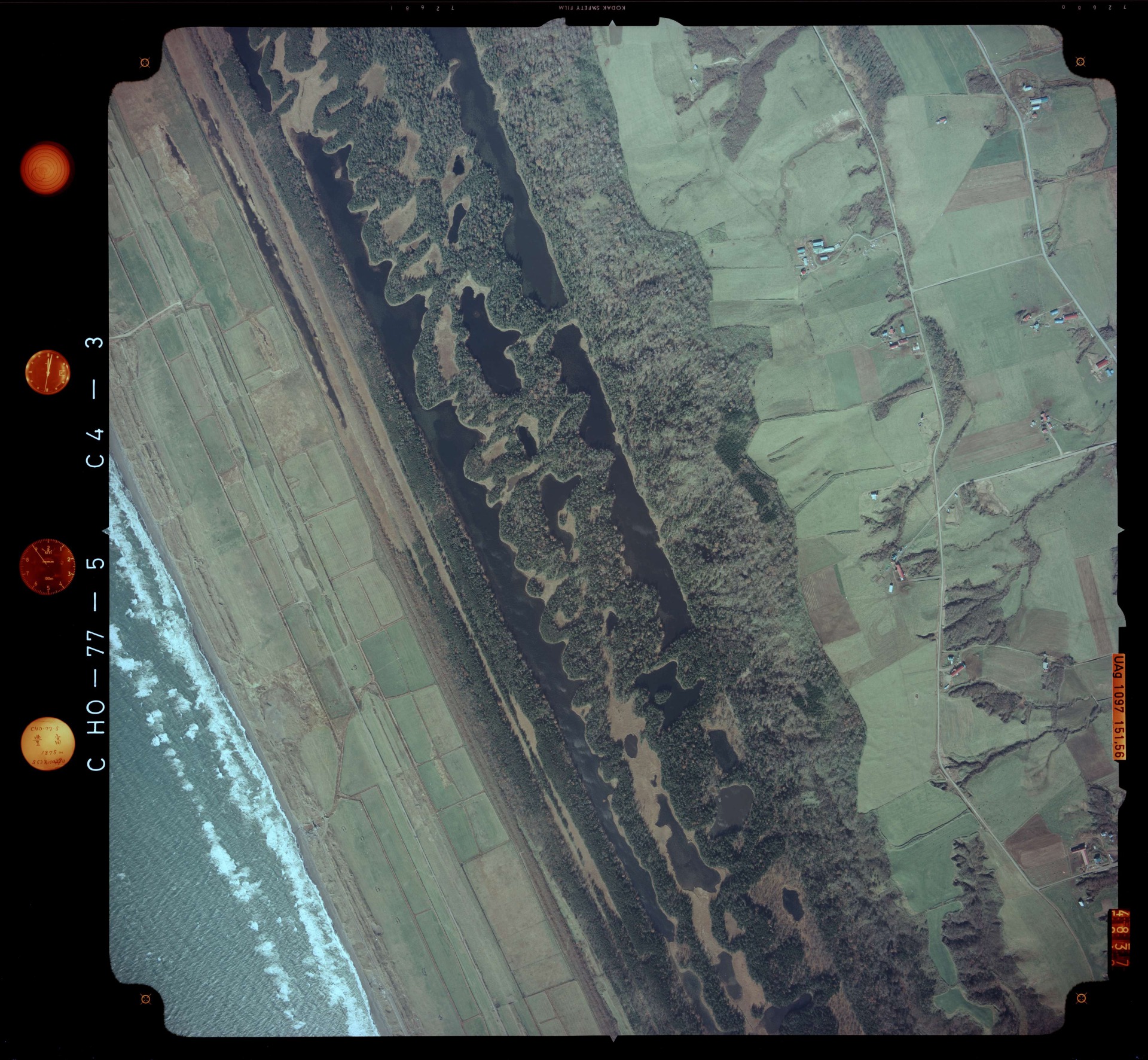 国土地理院 長沼2（北海道天塩郡豊富町） 空撮写真 1977年10月27日