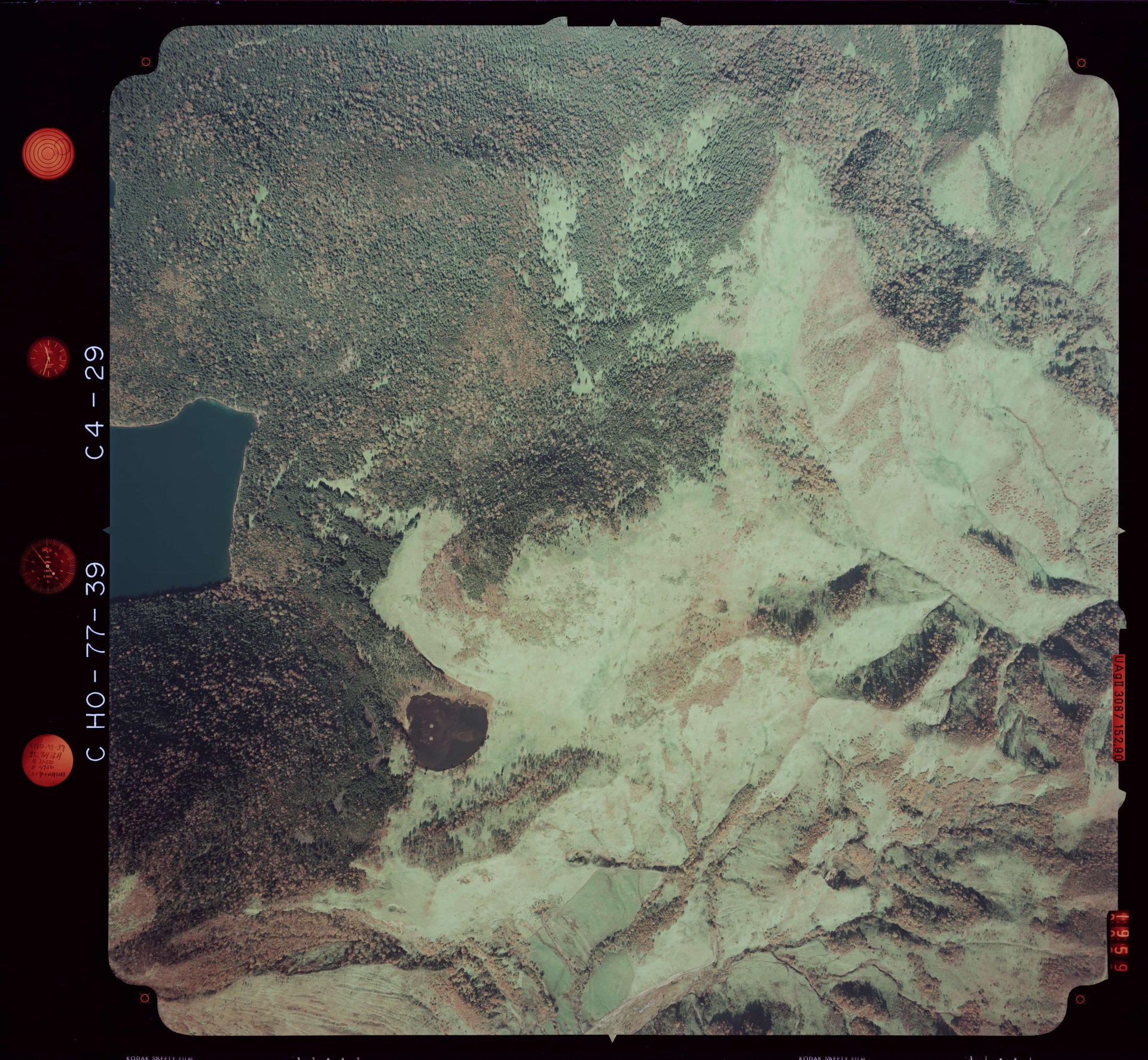 国土地理院 東雲湖（北海道河東郡上士幌町） 空撮写真 1977年10月12日