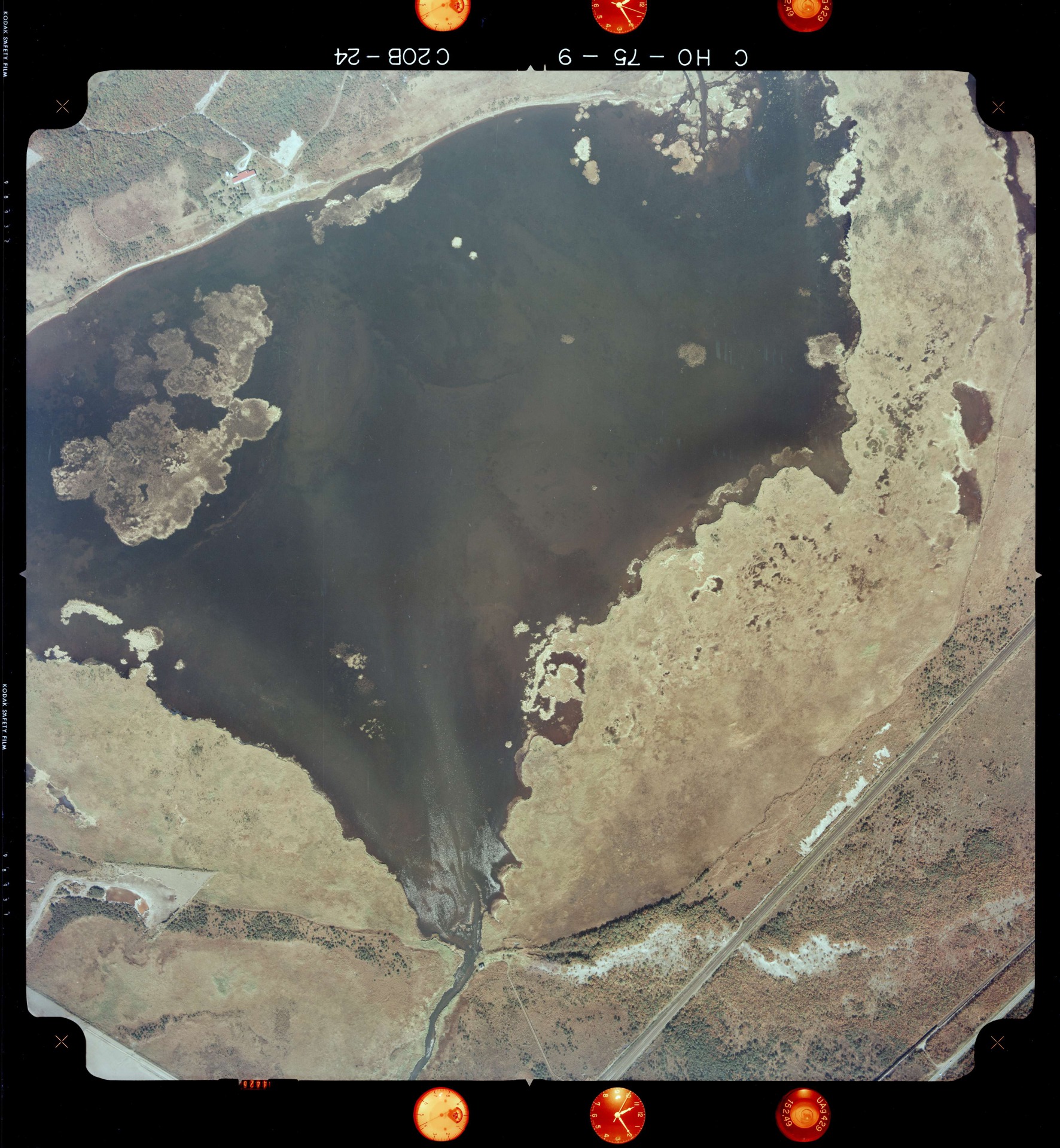 国土地理院 ウトナイ湖（北海道苫小牧市） 空撮写真 1975年10月19日