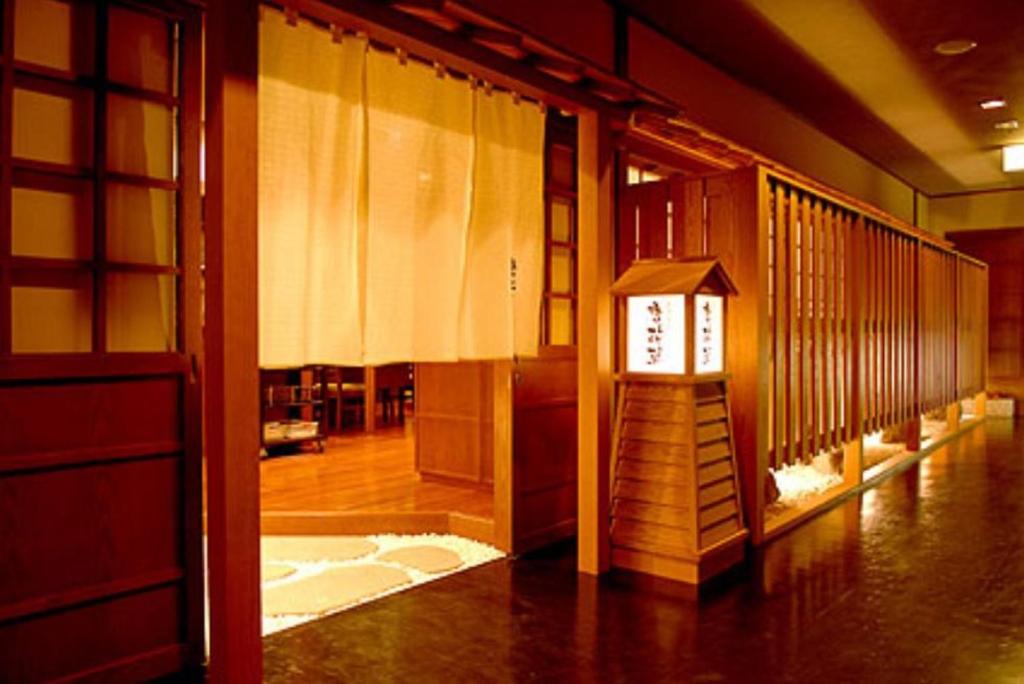 湖畔の宿 支笏湖 丸駒温泉旅館 Sapporo's Secret Onsen Sanctuary Marukoma Onsen Ryokan 画像4
