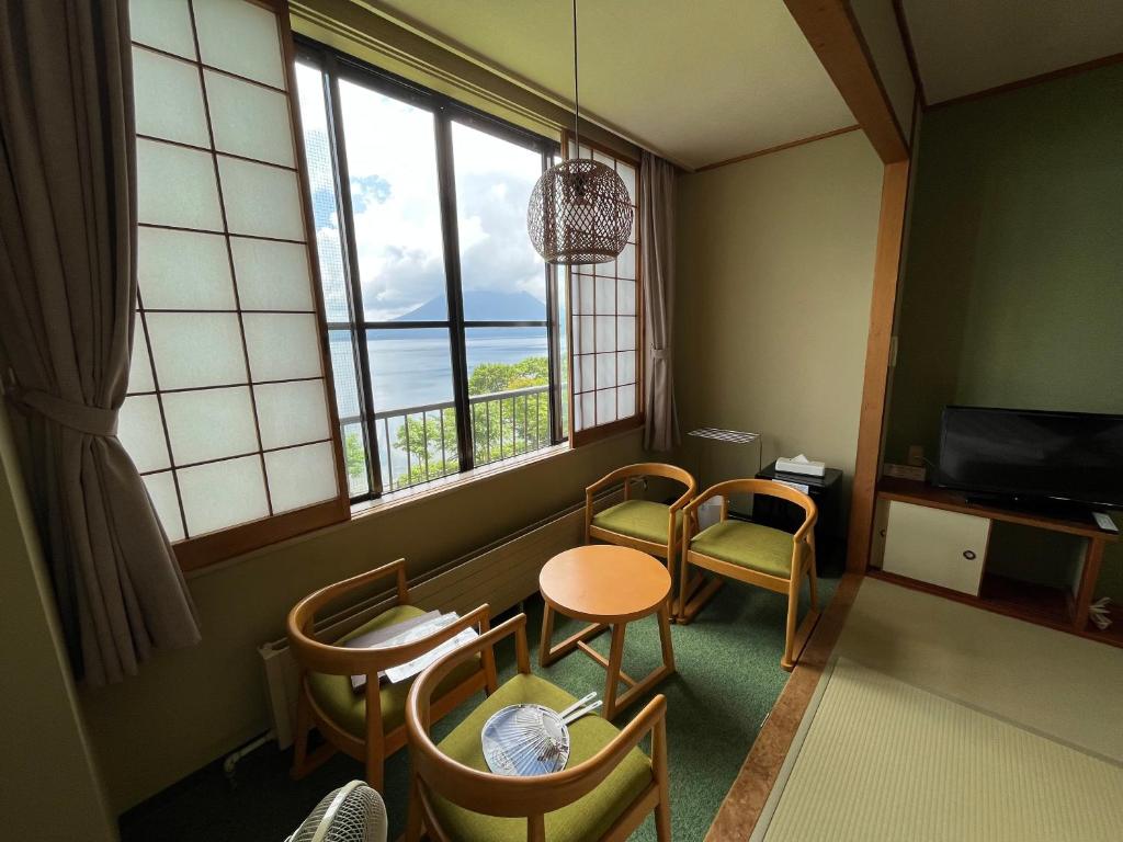 湖畔の宿 支笏湖 丸駒温泉旅館 Sapporo's Secret Onsen Sanctuary Marukoma Onsen Ryokan 画像18